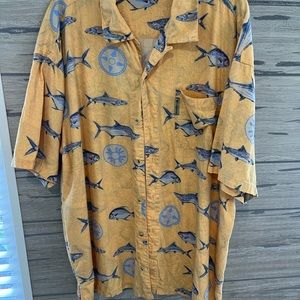 Columbia Mens yellow button front casual shirt with blue fish size XL
